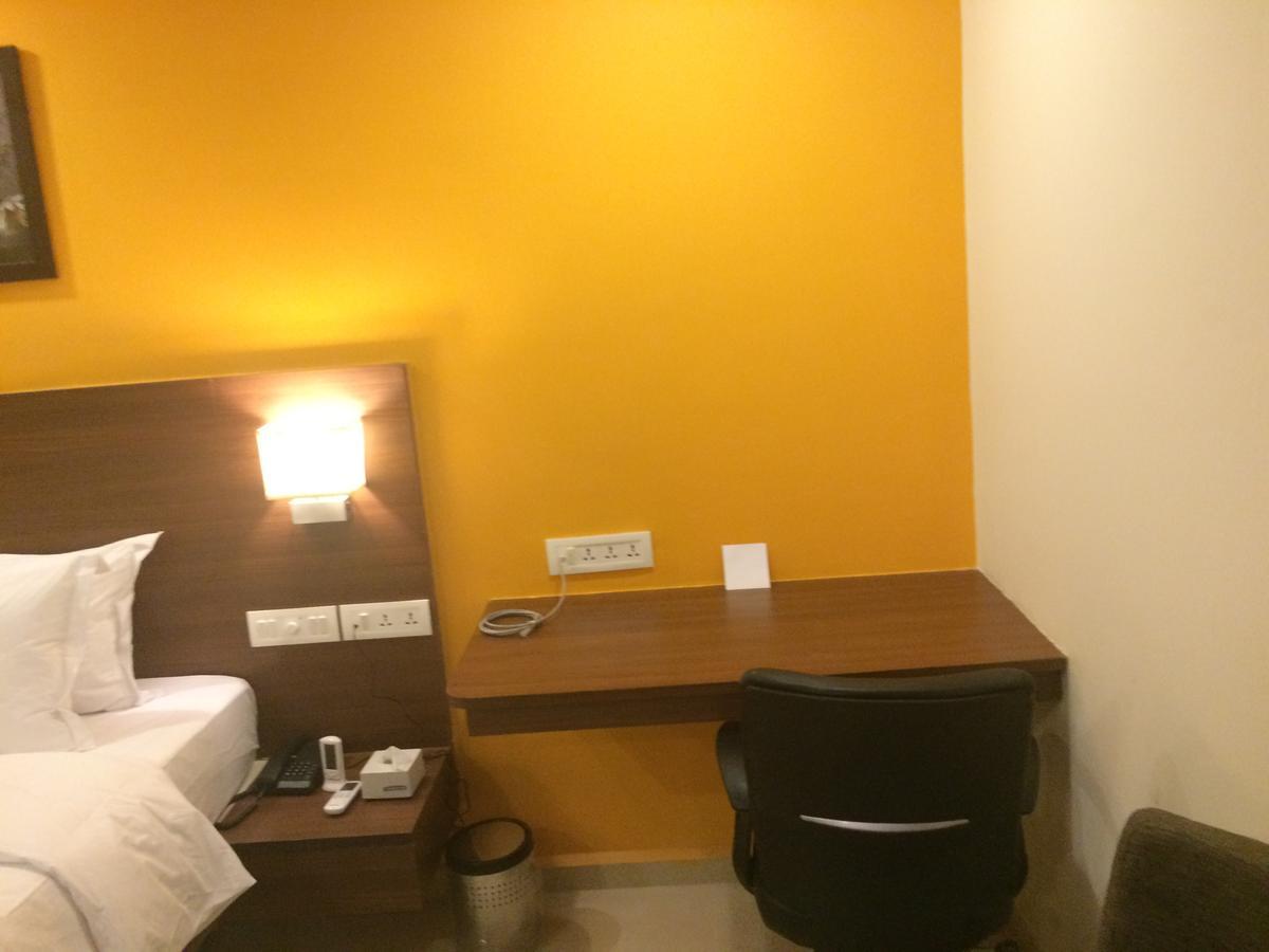 Best Western Alkapuri, Vadodara Ngoại thất bức ảnh
