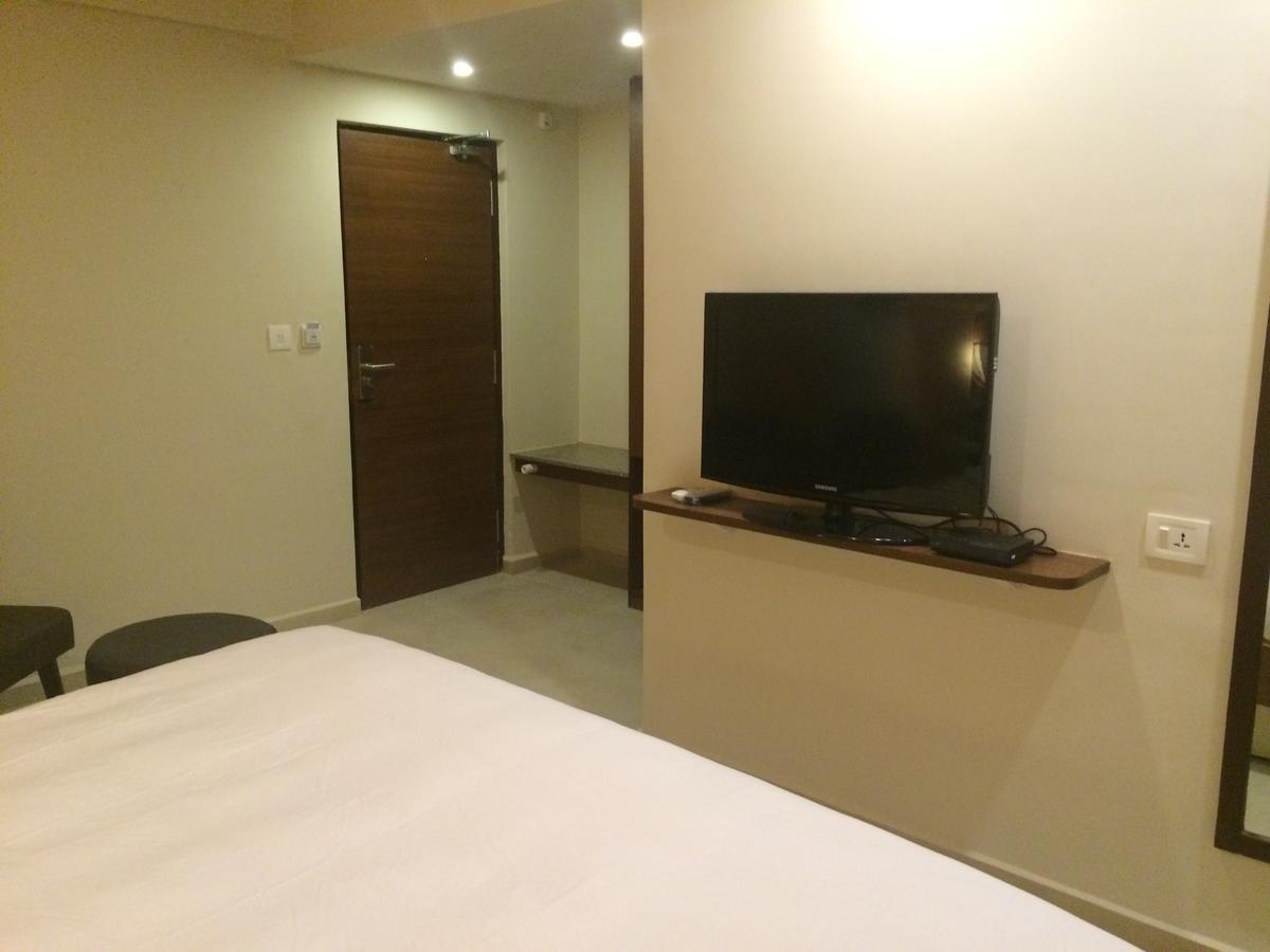 Best Western Alkapuri, Vadodara Ngoại thất bức ảnh