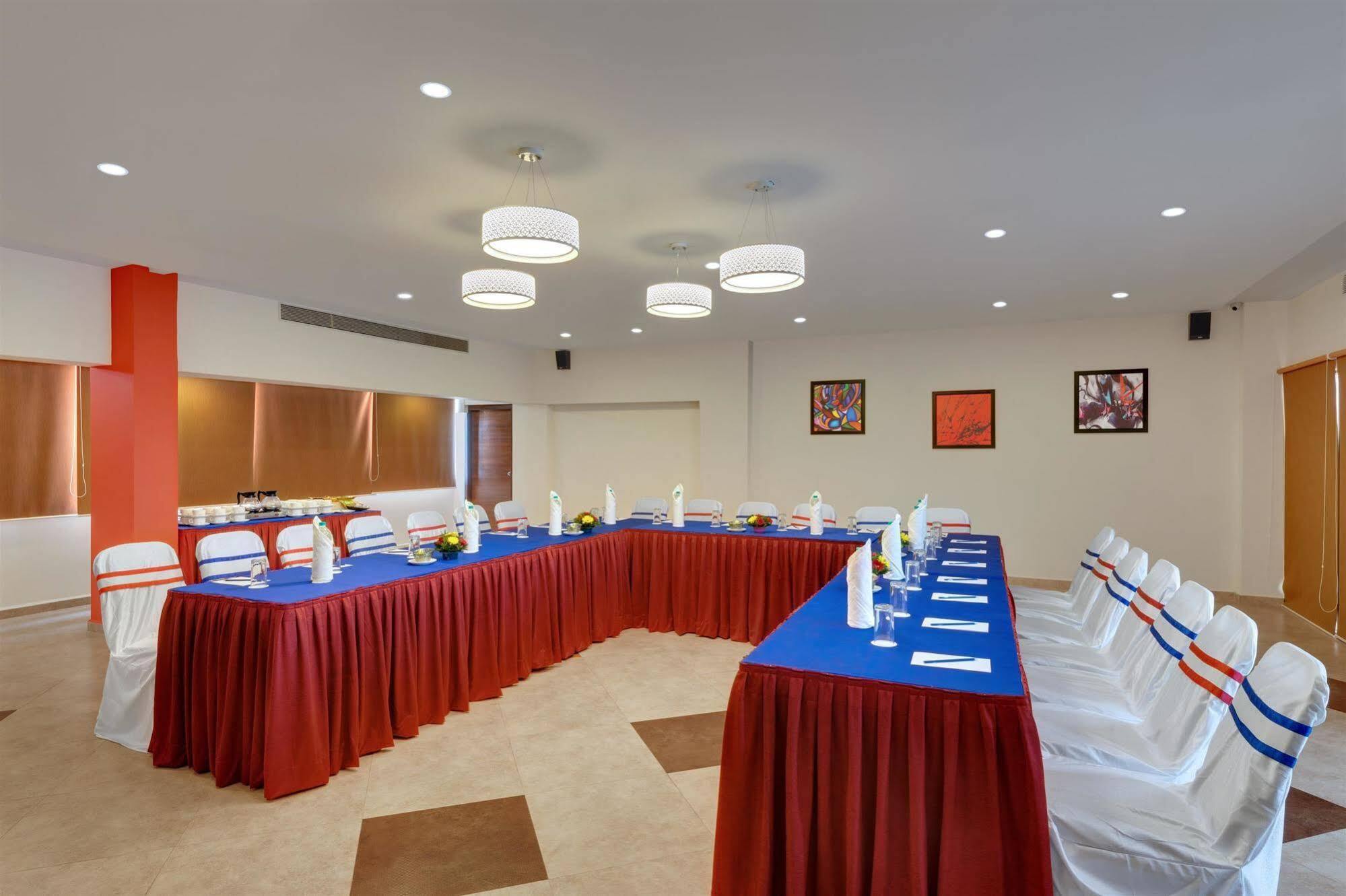 Best Western Alkapuri, Vadodara Ngoại thất bức ảnh