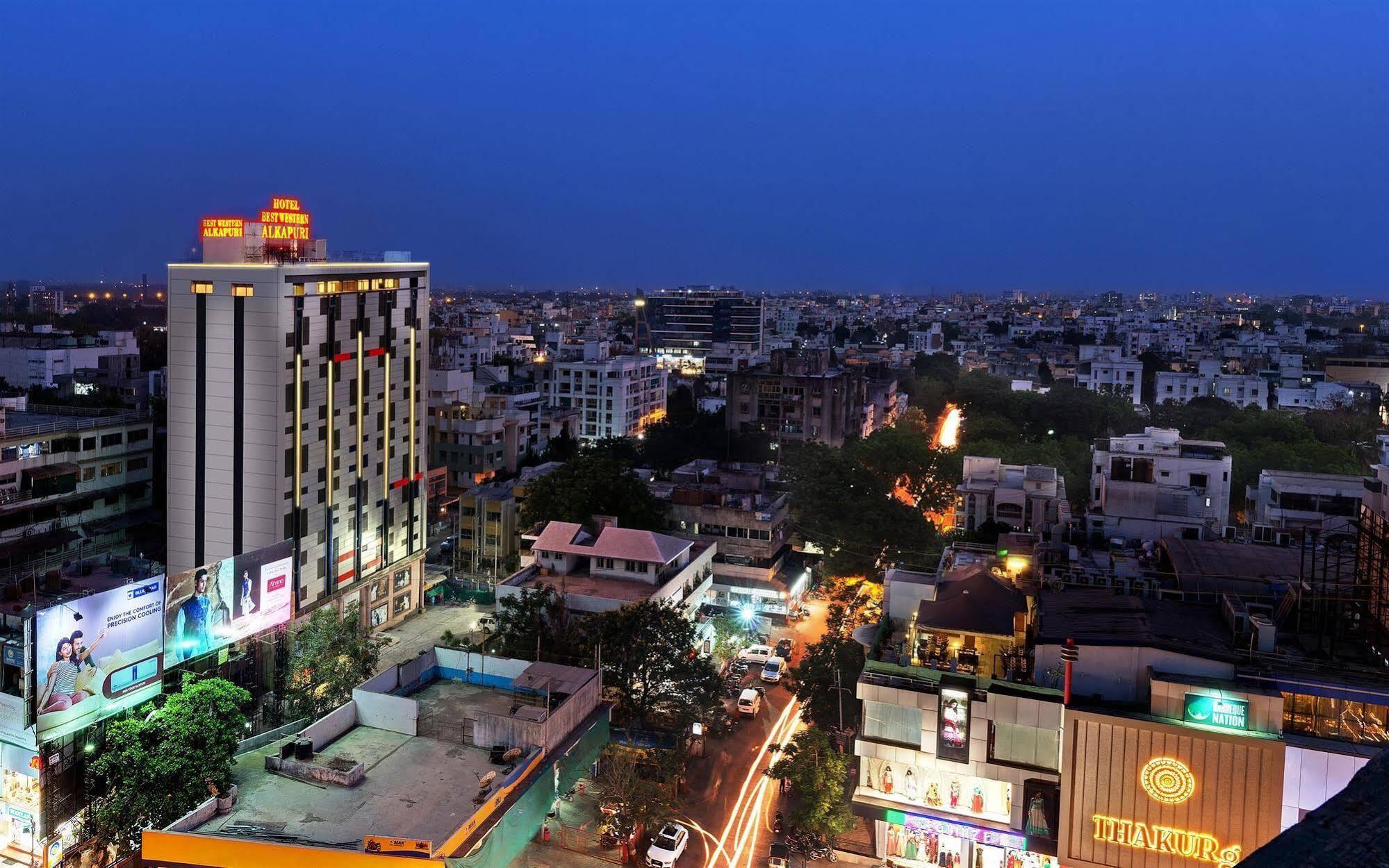 Best Western Alkapuri, Vadodara Ngoại thất bức ảnh