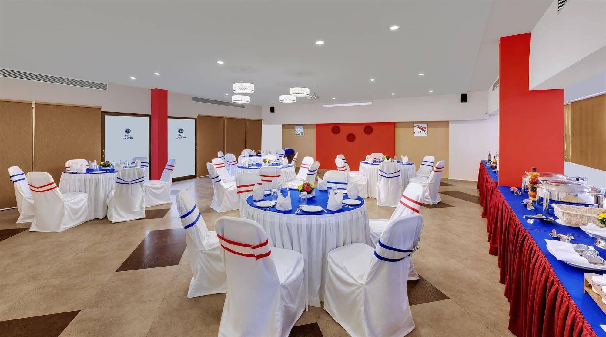 Best Western Alkapuri, Vadodara Ngoại thất bức ảnh