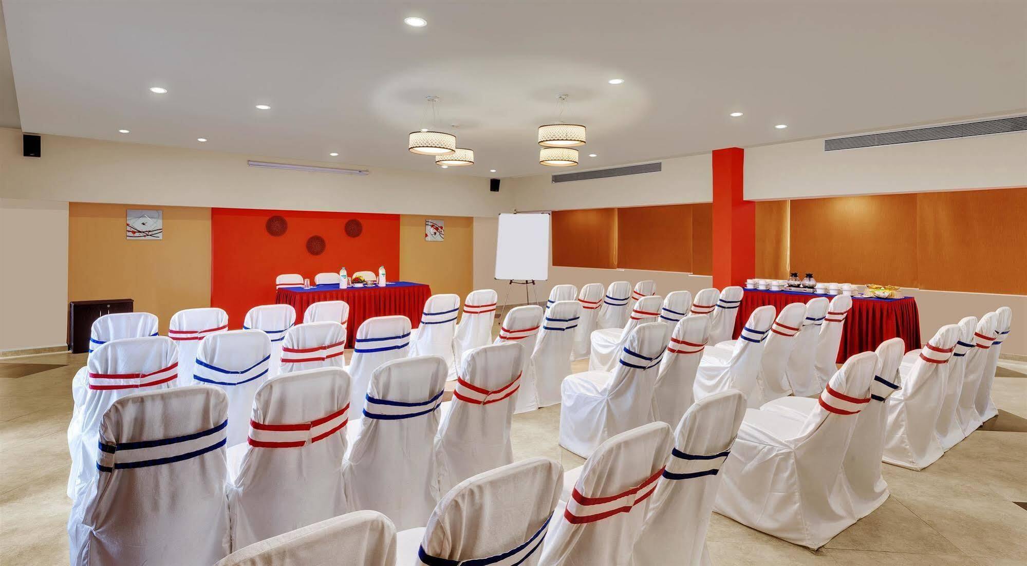 Best Western Alkapuri, Vadodara Ngoại thất bức ảnh